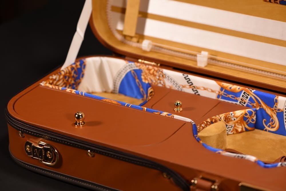 Diplomat Special Edition accessory compartments with gold-plated knobs
