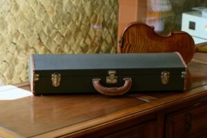 Negri Cases calf closed Negri Cases calf closed violin case