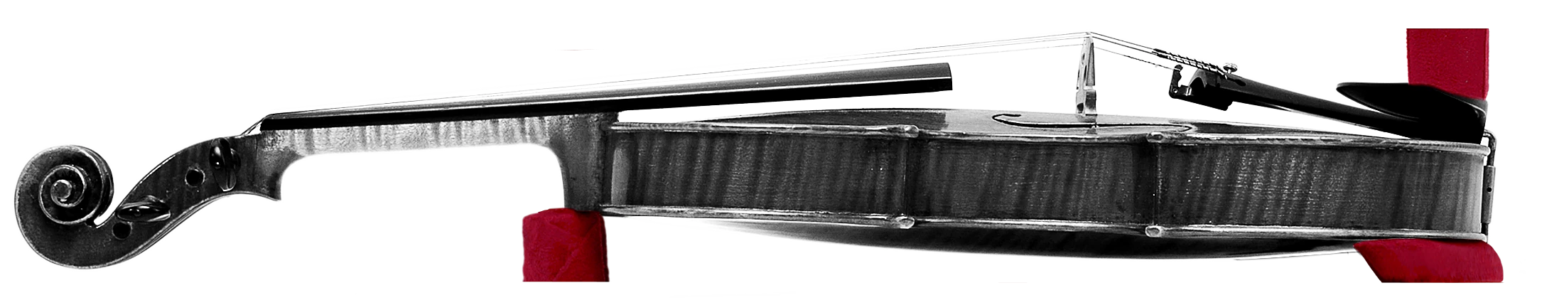 Three-point suspension system: the violin rests on three padded supports and never touches the shell