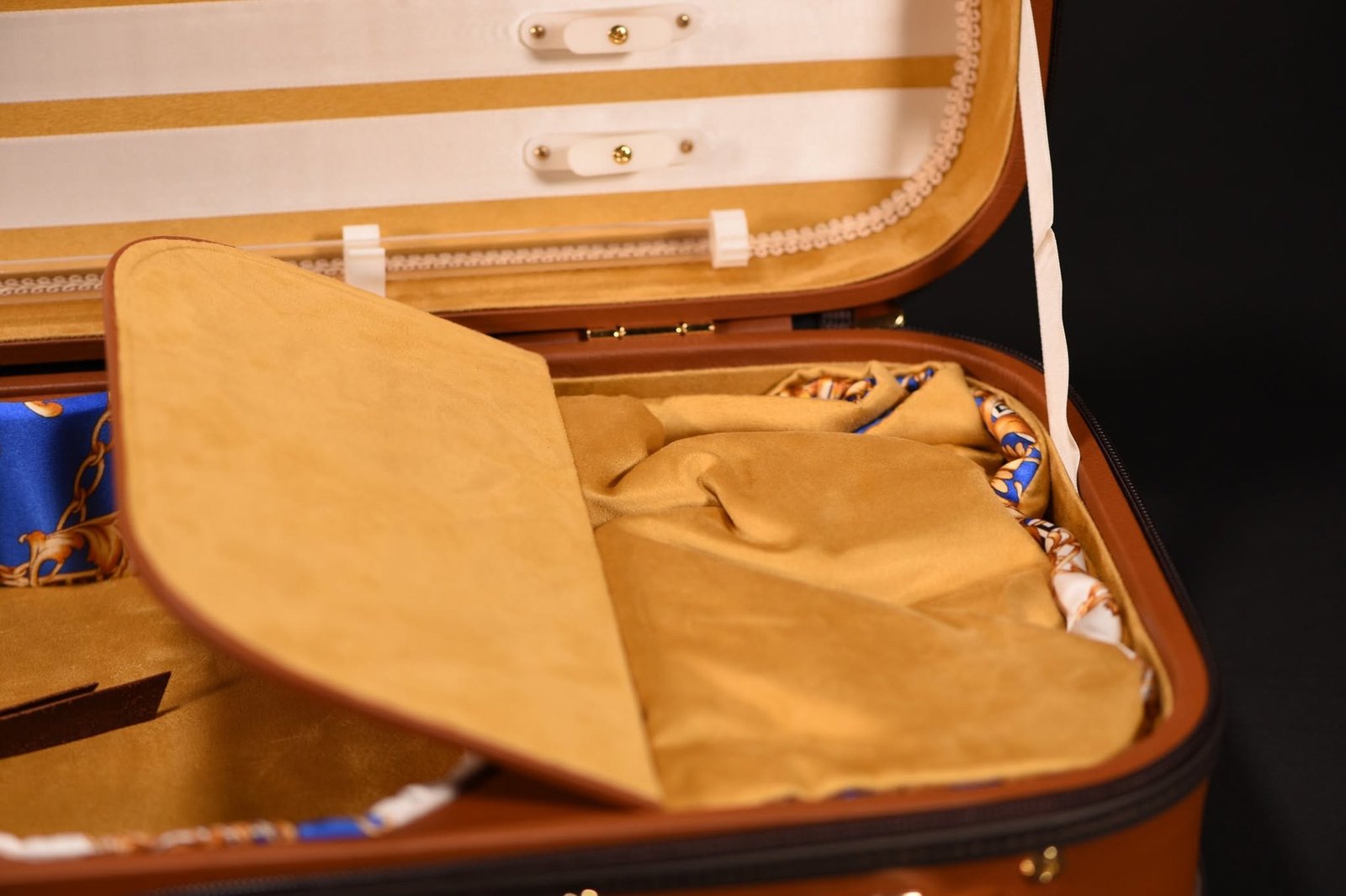 Diplomat Special Edition 7 Diplomat Special Edition blanket and silk lining