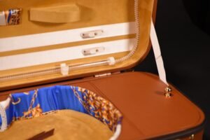 Diplomat Special Edition 8 Diplomat Special Edition bow holders and string tube